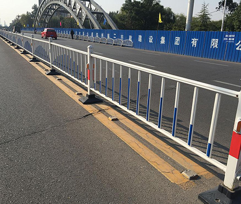 城市道路護(hù)欄